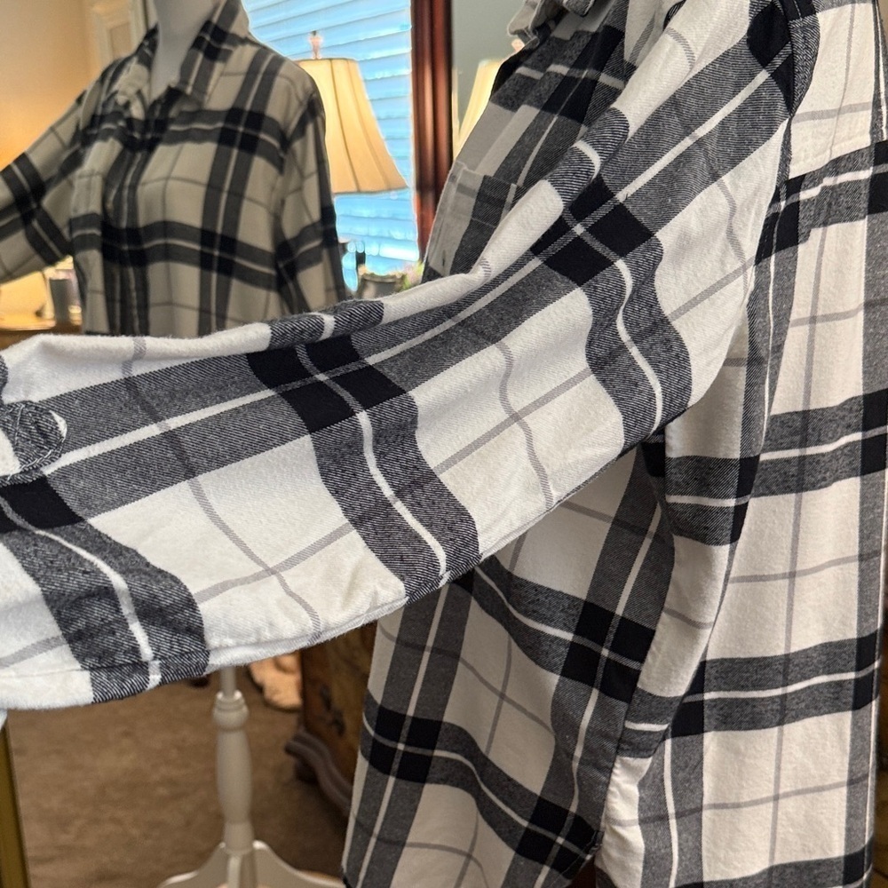 American Eagle Outfitters Flannel Checkered Button Down Shirt - Picture 6 of 12